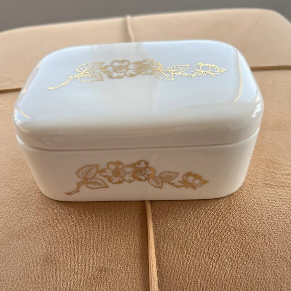 Vintage Lenox Jewelry/Trinket Box Ivory and Gold - Picture 1 of 6